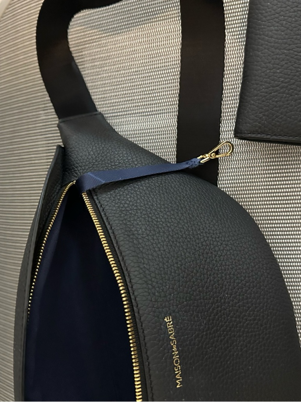 MAISONdeSABRÉ Black Leather The Sling Bag w/matching card wallet - Picture 3 of 4